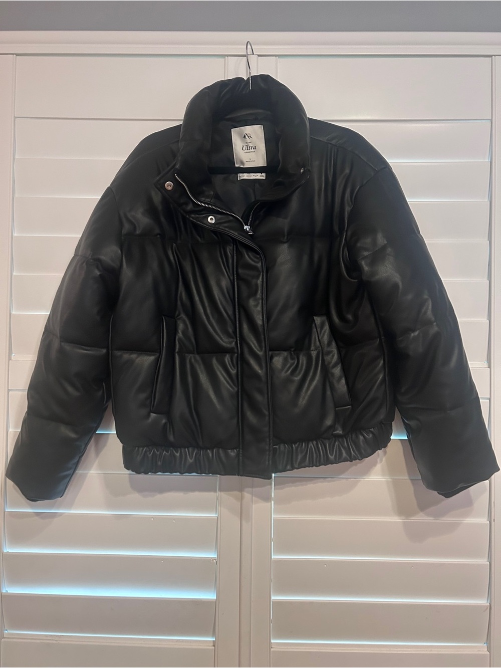 Abercrombie & Fitch Ultra Collection Coated Vegan Leather Puffer Quilted Bomber